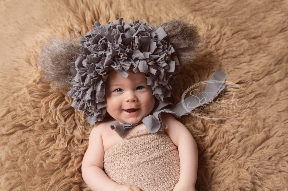 Baby met koala bonnet, babyfotografie, 7 maanden, baby, bonnet, animalbonnet, Sarah Van Ruyssevelt Photography