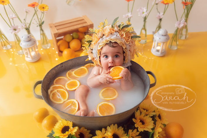 appelsienen baby fotosessie, Sarah Van Ruyssevelt Photography