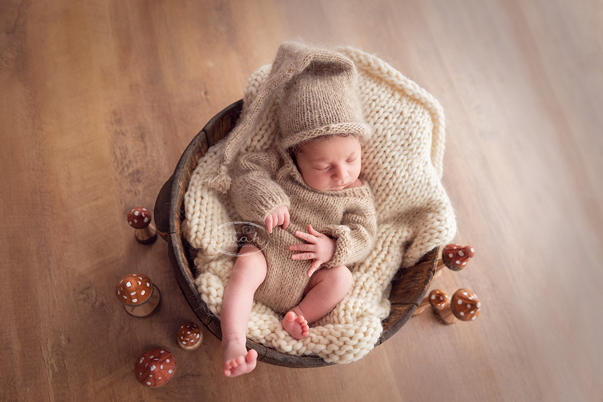 pasgeboren baby, pasgeborene in ton, newborn fotografie Vlaams-Brabant