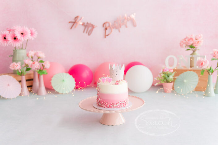 Cake Smash fotograaf, feestje voor 1 jarige, cakesmash, eerste stukje taart, Sarah Van Ruyssevelt Photography