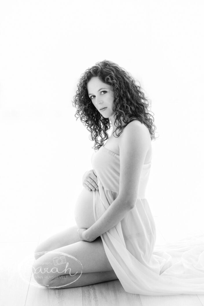 zwangerschap fotoshoot Antwerpen en Vlaams-Brabanet door fotograaf Sarah Van Ruyssevelt Photography, zwangerschapfotografie
