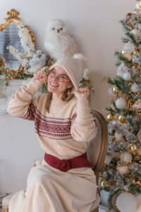 Newborn fotograaf poseert in haar eigen kerstshoot bij Sarah Van Ruyssevelt Photography